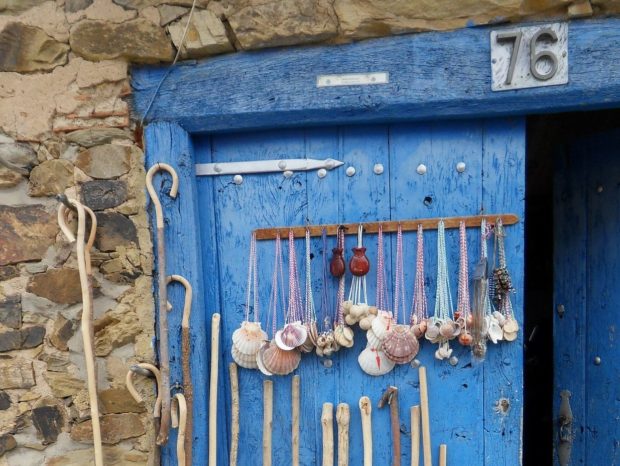 Los autobuses de Travidi ponen las ruedas a vuestro Camino Francés ¿quién se anima a peregrinar a Compostela?