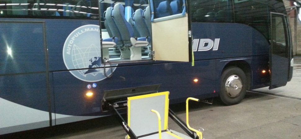 Autobús adaptado PMR con plataforma